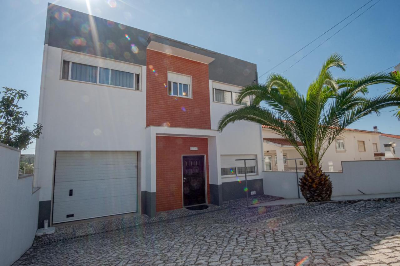 8 Rodrigues Family House - Villa With Patio Nazaré Dış mekan fotoğraf