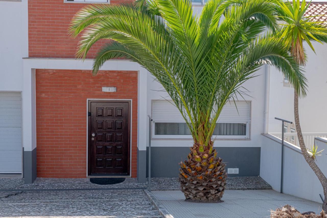 8 Rodrigues Family House - Villa With Patio Nazaré Dış mekan fotoğraf