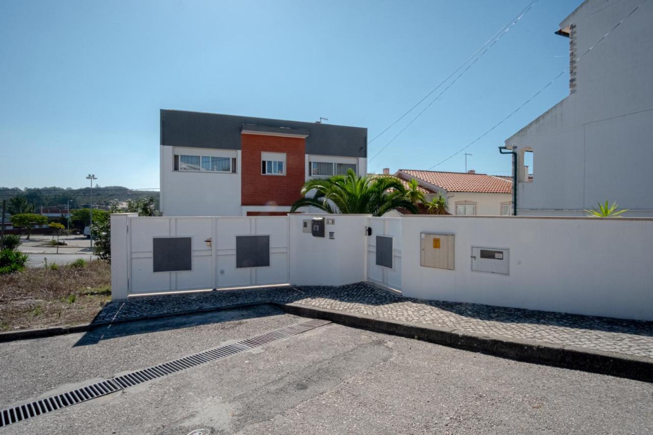 8 Rodrigues Family House - Villa With Patio Nazaré Dış mekan fotoğraf