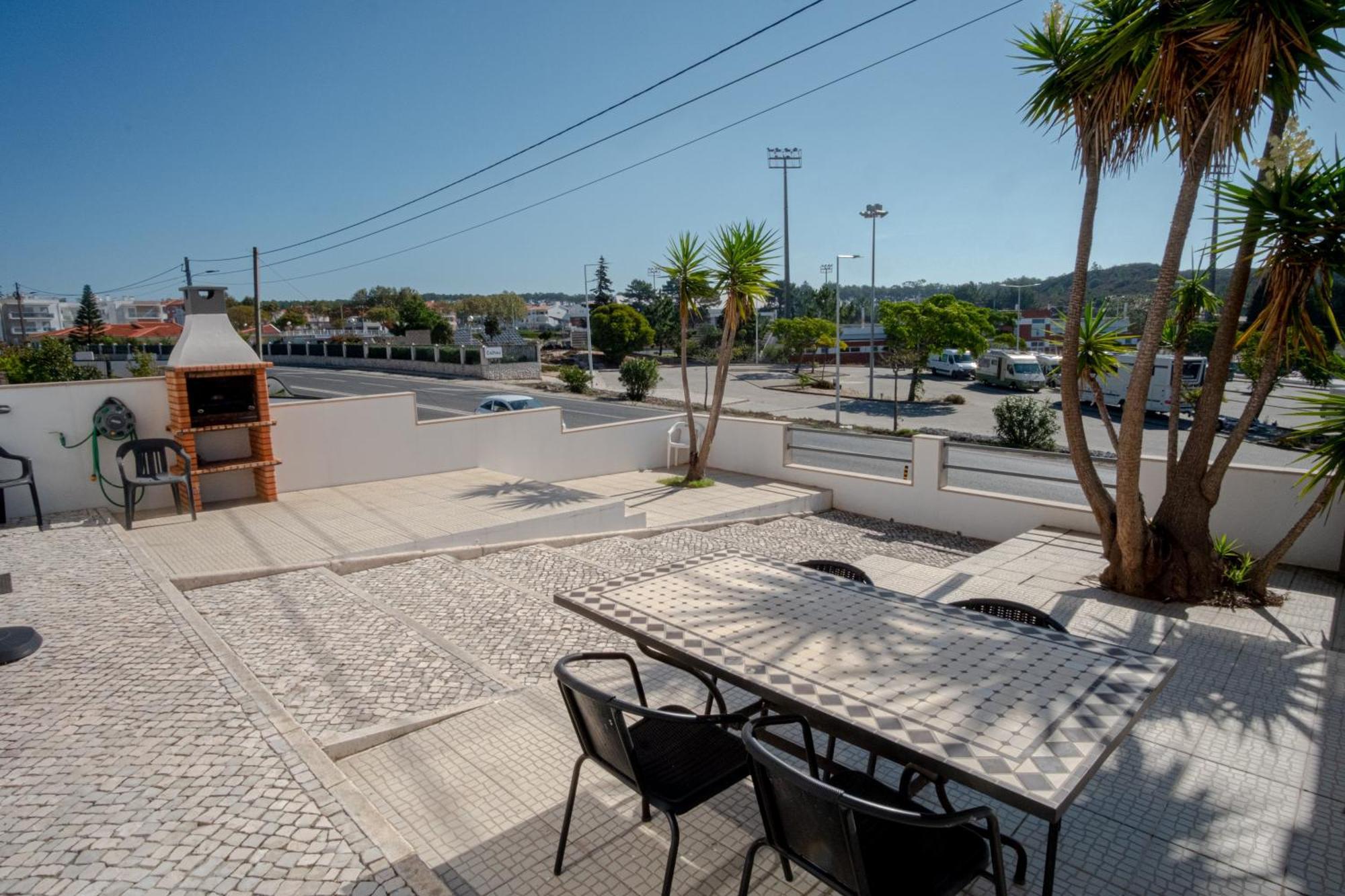 8 Rodrigues Family House - Villa With Patio Nazaré Dış mekan fotoğraf